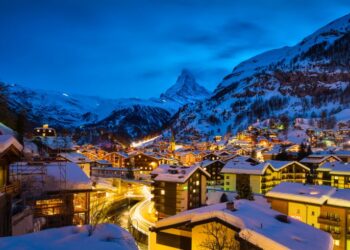 Go on a Holiday and Enjoy The Snowy Mountains 18